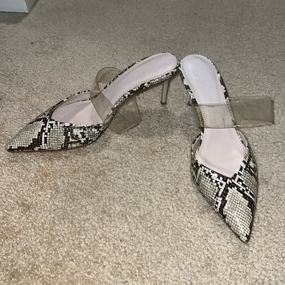 Snakeskin kitten heels - Picture 1 of 3